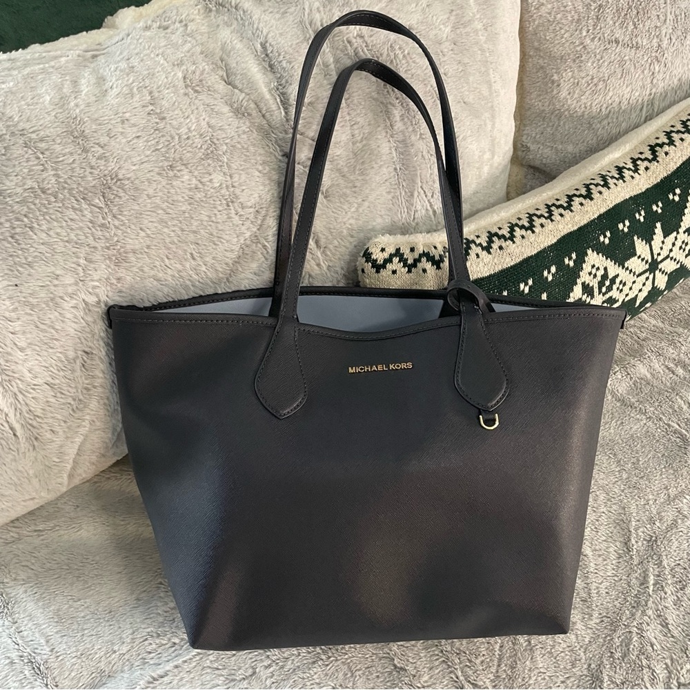 Michael Kors Saige Reversible Tote